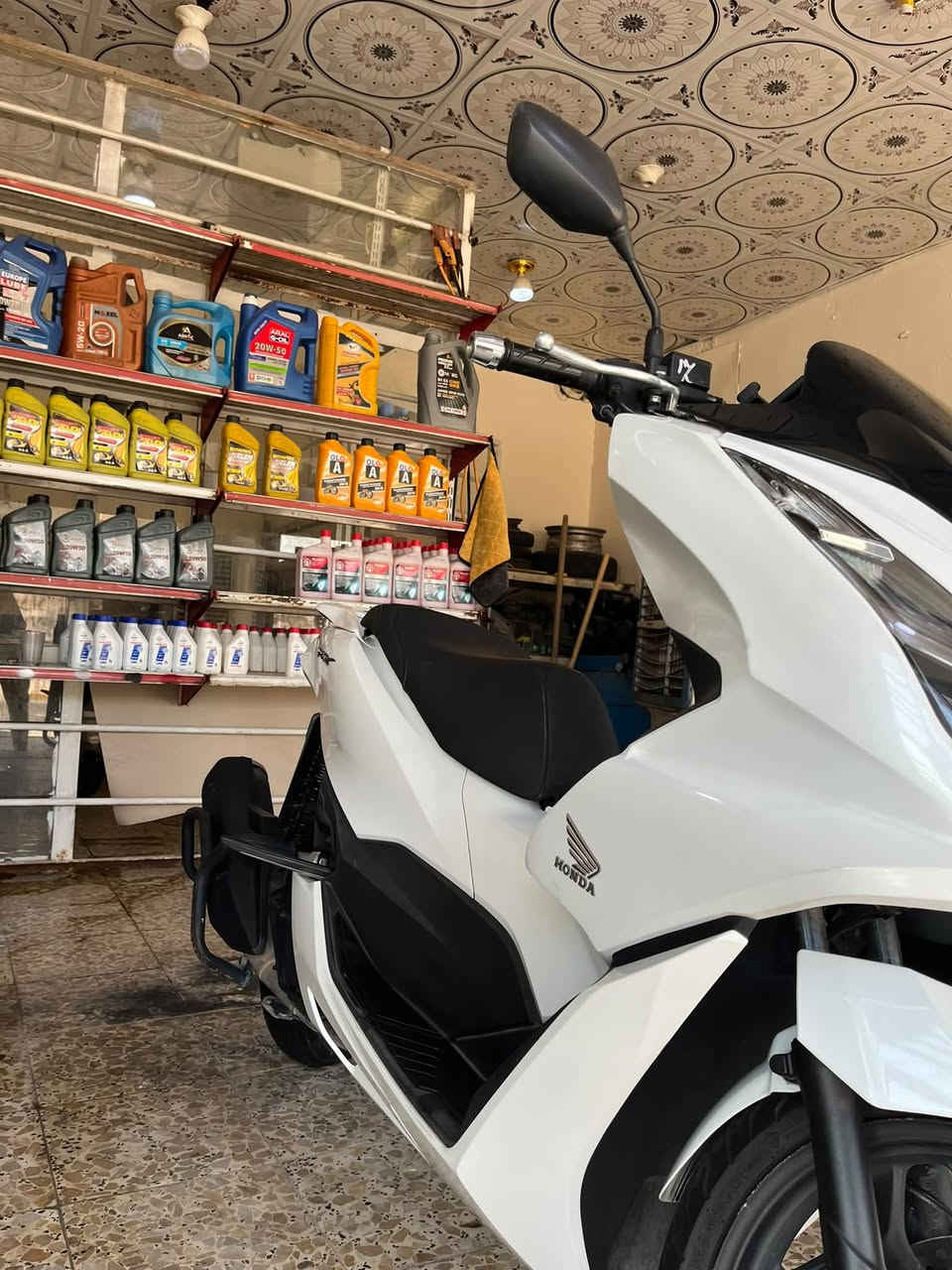 للبيع هوندا pcx  جيل الرابع (ياباني) كفالة عامة مال معرض النهضة  ( رمبة) حتى منفيست كمرك بيها  العنوان بغداد حي اور 
السعر 24 $ قفل 
***********
