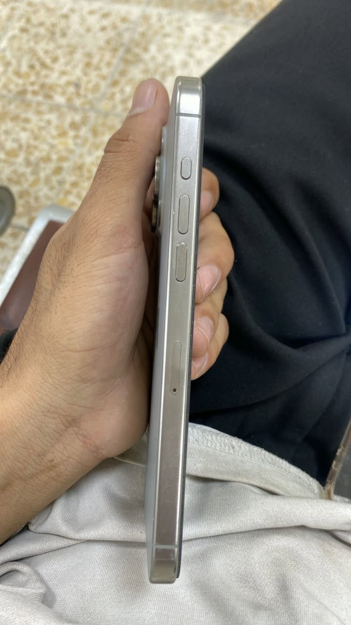 ايفون ١٥ برو ماكس جهاز مكفول كفاله نضافه ١٠٠ 💯 كلشي موضح كدامك والشخط بالبدايه الصوره هاي الزكه مماثره ولا واحد بالميه جهاز استخدام شخصي اليعجبه يتصل واتساب فقط ***********
