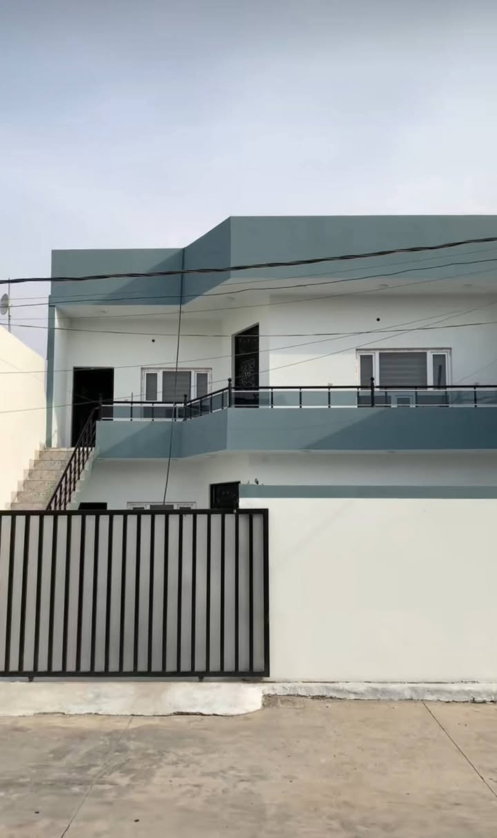 صباغ متفرغ كافة الواجهيات والديكورات دواخل وخارج  شغلي موضح بالصور بأسعار مناسبة ***********

نص مكتوب في الصور:
- قبل العمل
- 💚👷‍♂️ بعد العمل