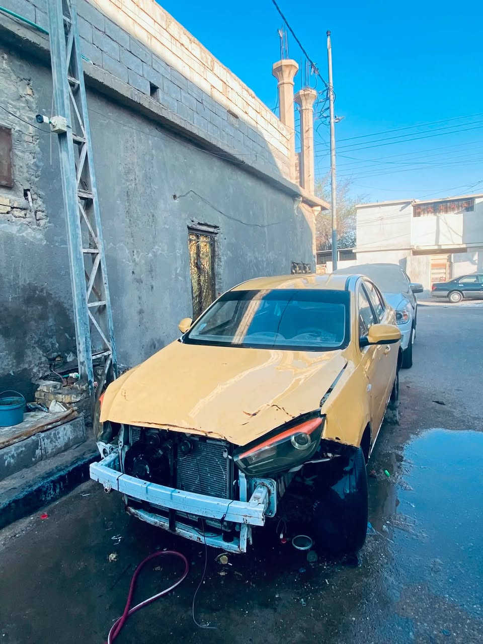 السلام عليكم سياره فاو مديل٢٠١٤ سياره كير مكينه ستوني شادهن والدعامية مالتهة موجودة السياره بيهة شاشة وكامره السيارة سابقن جانت تشتغل وكفن بيهة الكهربائيات وعفتهة بعد ماشغلتهة عليهة 660مال هيئة يوكعن من سعر السيارة المكان بصره خمسميل قرب ملعب جيل الثورة ابيع كوم حديد صاحب السيارة يريد تحويل السعر١٥بيه مجال ***********
