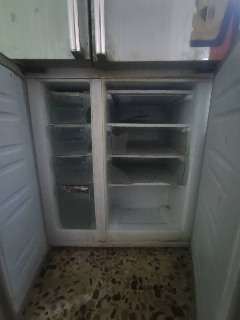 ثلاجه اربعه بوب للبيع  شغاله مجمده بس الجوع اجمد ثلاجه فوك ماتبرد سعر 150 رقم الهاتف *********** بغداد, العراق
