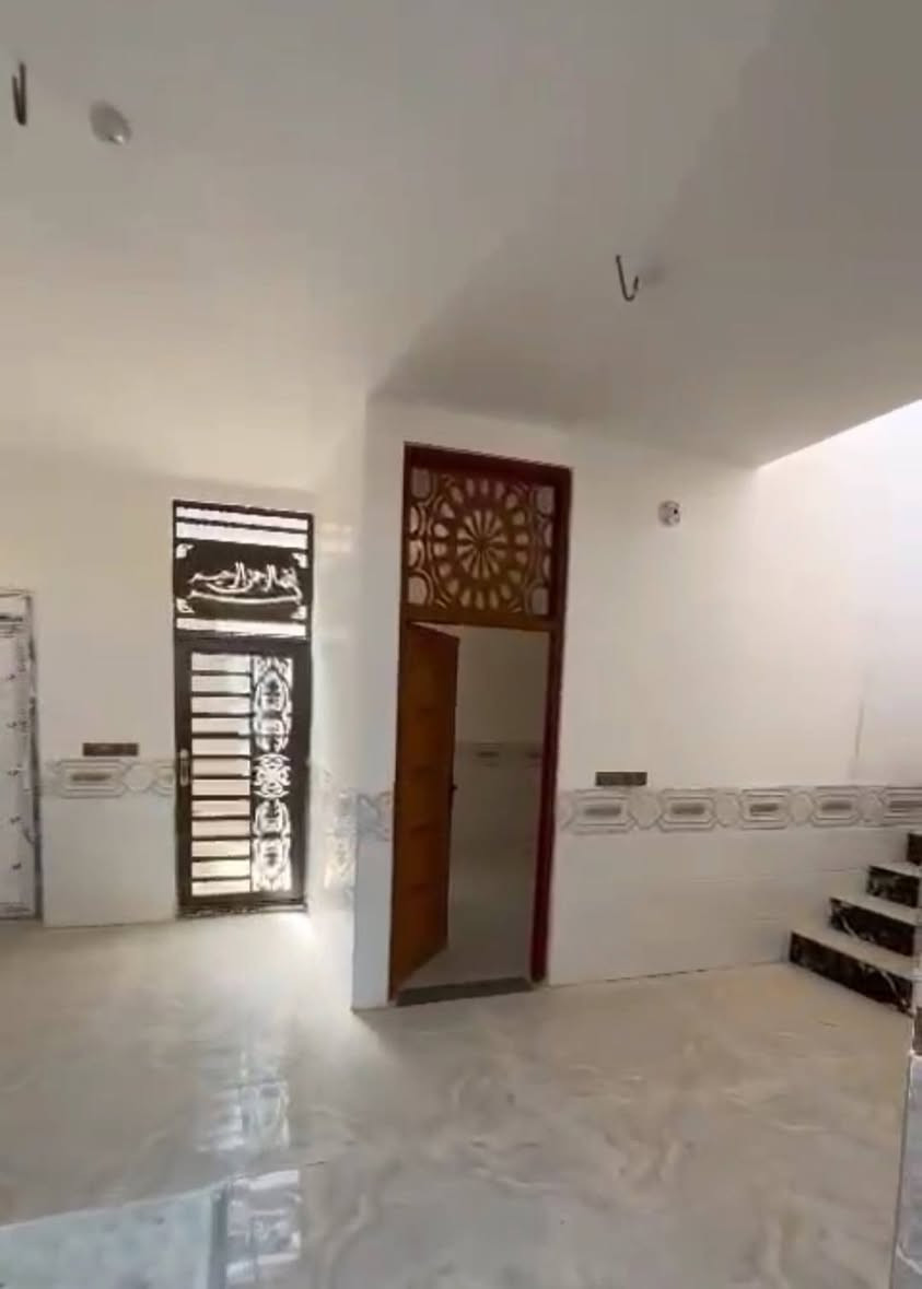 بيت ١٠٠متر كربلاء المقدسة حولي ابو مهدي حي تلعفر  المهندس سعره 52وبي مجال للإستفسار الاتصال برقم ***********
