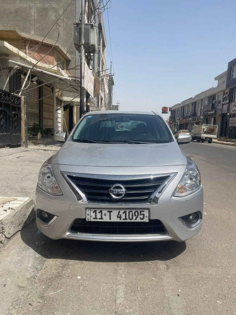 سلام وعليكم
نيسان صني 2023 للبيع 
موصفاتها شاشه اشاير تحكمات ويل 
تبريد قطعتين جام ٤ كهرباء كامره 
صار بيها حادث كما موضوح بصور  
وبيها باب سايق ترويج من جوه بسس 
ماشيه  128 كيلو متر وقابل للزياده 
كير محرك تبريد مكفول صدر جيد جدا 
وسياره صار بيها حادث صورها قبل الحادث وبل حادث بل منشور مصلحه وكامله يحتاجلها بس صبغ
سعره 89
  وبيها مجال بسيط جدا عنوان بغداد الكرخ حي الحسين 

***********

