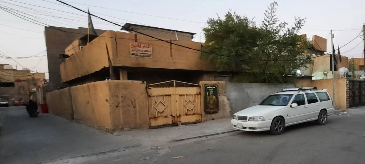 السلام عليكم البيت للبيع بناءقديم مساحة 260متر واجهة 13ونزال20 البيت بيعاع قطعة اراض موقع البيت زعفرانيه باظهره شارع المهد البيت ركن للاسفارتنه الاتصال على الرقم ***********
