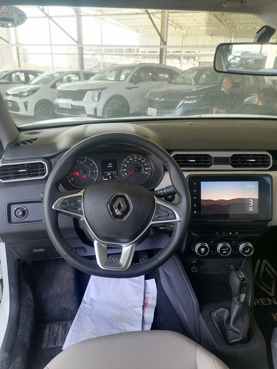 زيرو رينو داستر  موديل 2025
زيرووو ما ماشية 

ضمان لمدة 6 سنوات او 150 الف KM
من شركة رينو العراق 
ومكفولة السيارة كفالة عامة
 من الشخط وكلشي ملاحظة 
وحدة مابيها حرة السيارة

المواصفات السيارة 🟩
بصمة تشغيل و ابواب
محرك اقتصادي جداً
 وسريع ياباني من شركة نيسان 
كير اوتو + عادي 7 نمر ياباني من شركة نيسان
تحكمات استيرن جهتين 
وخاصية الرد على المكالمات
شاشة متعددة الاستخدام ابل كار بلاي واندرويد اوتو 
ومنفذ شحن سريع USP
حساسات خلفية وكاميرا خلفية
قطعتين تبريد والتبريد مالتها ثلج 
متعدده انظمة القيادة eco +normal 
داخل ابيض لونين ويدات نيكل
لايتات زينون + كشاف ضبابي + هالوجين
سيارة عالية عائلية وشبابية  وكلش مرتبة 

🛑 
عنوان السيارة الديوانيه 
رقم الهاتف
 ***********
