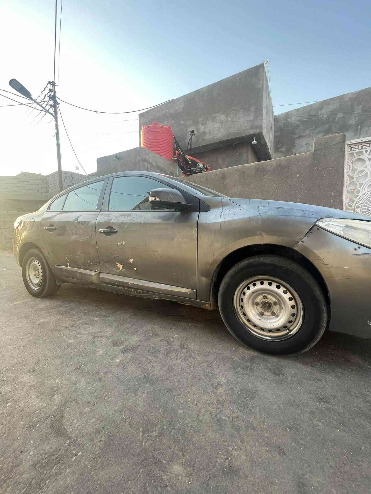 رينو فرنسي • ٢٠١٥ • ماشيه ١١٤ الف