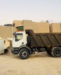 رينو • موديل ٢٠٠١ • شاحنة