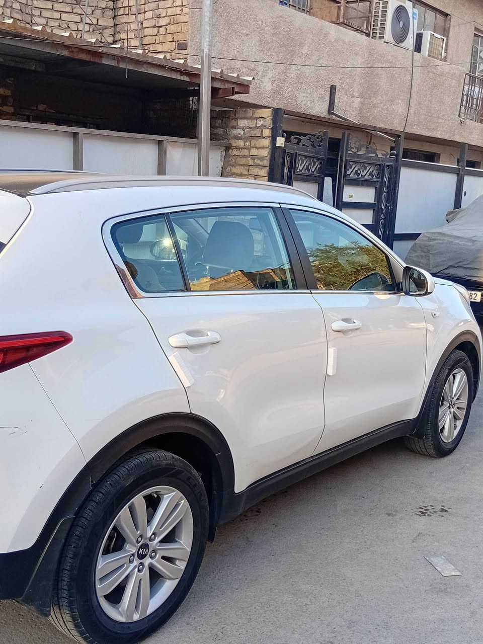 سبورتج 2018 خليجي 
مكفوله من الصبغ و البارد 
ماشيه 130 الف فقط 
سياره فول مواصفات عده البصمه 
بنورما سياره محرك دوش ٢٠٠٠ 
السعر 164 
مكاني بغداد 
***********
