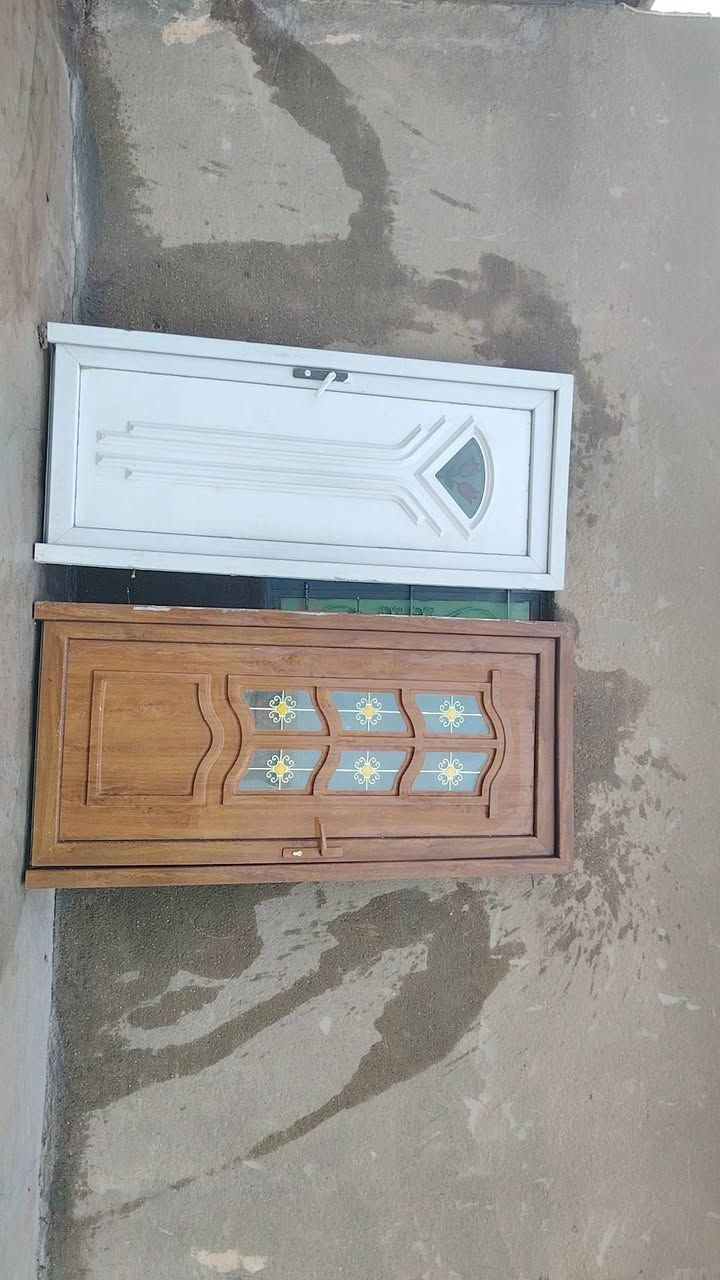 زوج أبواب • بي في سي • مستعمل