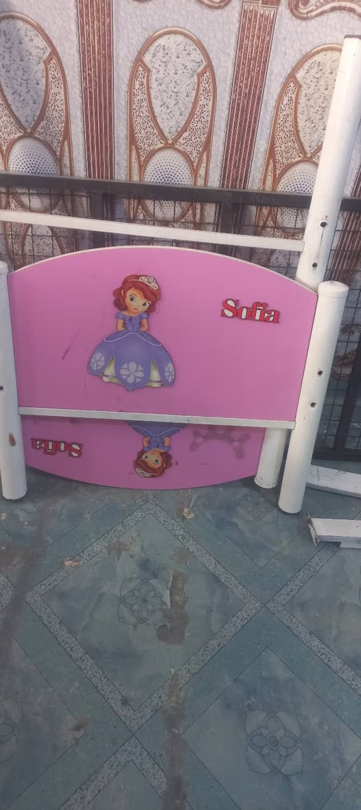 جربايه طفل  مستعمله نظيفه عنوان مدينه الصدر جوادر سعره 50 》***********
