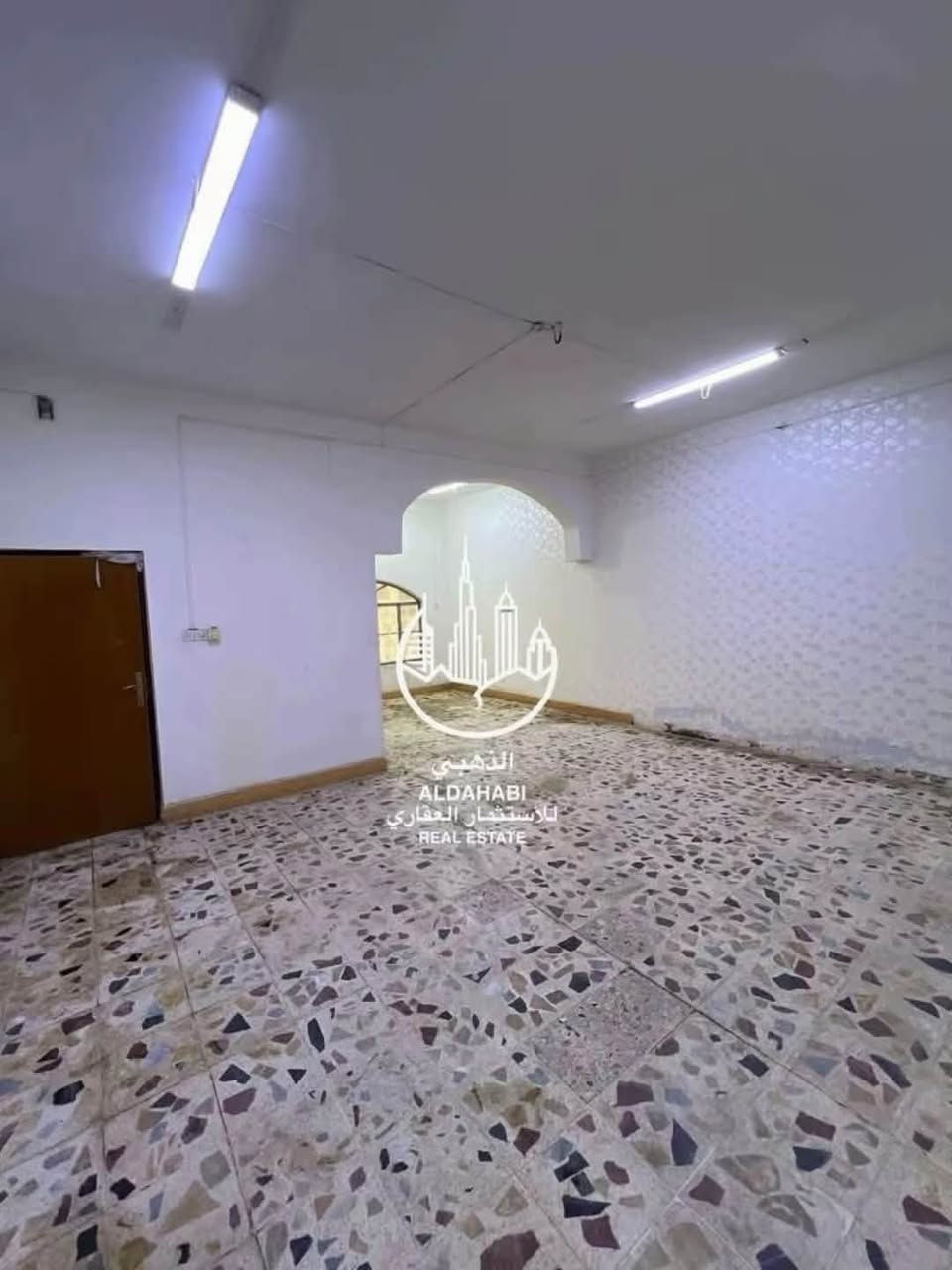 بيت للايجار في الجبيله الخربطليه موقع ممتاز جداً يلائم السكن العائلي مساحه 240
مواصفات البيت يحتوي غرفتين منام ، صاله ، استقبال ، مطبخ ، صحيات ، كراج  

سعر الايجار 800 شامل الكهرباء  
.
للمعلومات اكثر الاتصال على الارقام

***********
او زيارة موقعنا 
البصره _ شارع عام حي الزهراء _ قرب مستشفى النفط 
الذهبي للاستثمار العقاري
مجاز قانونياً

نص مكتوب في الصور:
- الذهبي ALDAHABI للاستثمار العقاري REAL ESTATE