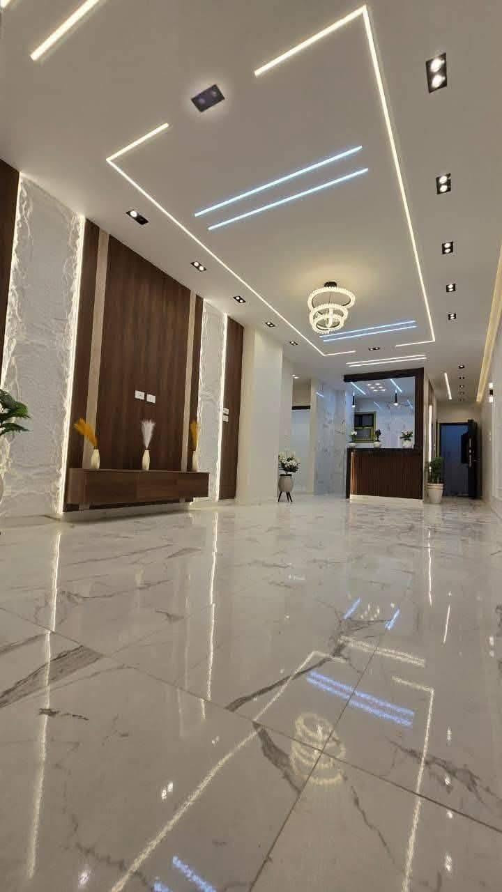 شغل جبس بورد وإنارة معمارية بتنسيق وإشراف هندسي متكامل.
استقامة ودقة: استلام العمل بالمسطرة والقبان بدون تموجات.
​إضاءة متناسقة: توزيع مدروس لخطوط الـ LED والـ Magnetic Track.
​تسليم متكامل: نجمع لك الكهرباء، الجبس بورد، والصبغ تحت إدارة واحدة.
​📍 تكريت | 📞 ***********
