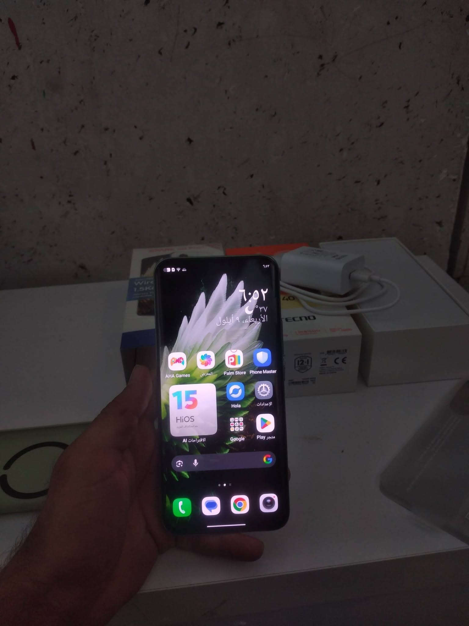 السلام عليكم ورحمة الله متوفر... 

تكنو سبارك 40 برو بلاس 

TECNO SPARK 40 Pro+

ذاكره 256 
الذاكره العشوائيه 12
سعة البطاريه 5200 ملي امبير
الشحن الذكي السلكي السريع  45 W  واط
الشحن اللاسلكي 35 W واط
رام 8 + 8 
معدل تحديث الشاشه 144HZ هرتز 
قياس الكميرا الخلفيه 50 MP ميكابكسل
الكميرا الاماميه 20 MP ميكابكسل
شريحتي سيم كارت 2 SIM
اللون فستقي 💚
النظافه 100/100 

الموبايل انفتح من الكارتونه قبل 4 ايام مشحون 3 مرات فقط... تواصل واتس آب.. 

***********
