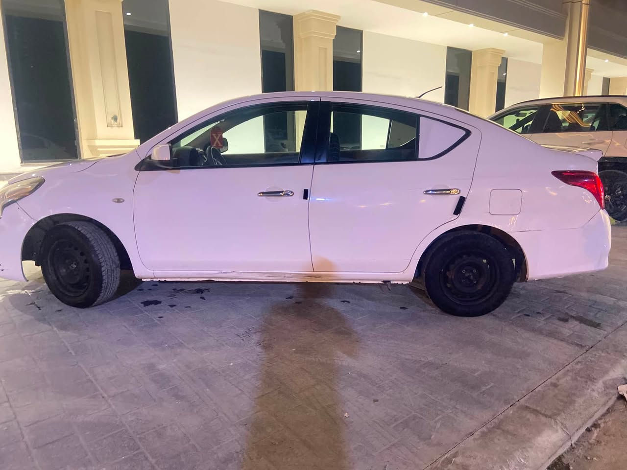 إعادة نشر بسبب الوعود الكاذبه
نيسان سني ١٨ هندي بليته زركه 

رقم كربلاء حره راعيهه ميت ( ابيع كوم حديد) 

محرك كير حداديه تبريد سياره مابيهه لا صبغ ولا ضربه ولا معجون مجرد طخات بسيطه  عارضهه ب٥٥ مكاني بغداد كووم حديد

***********
