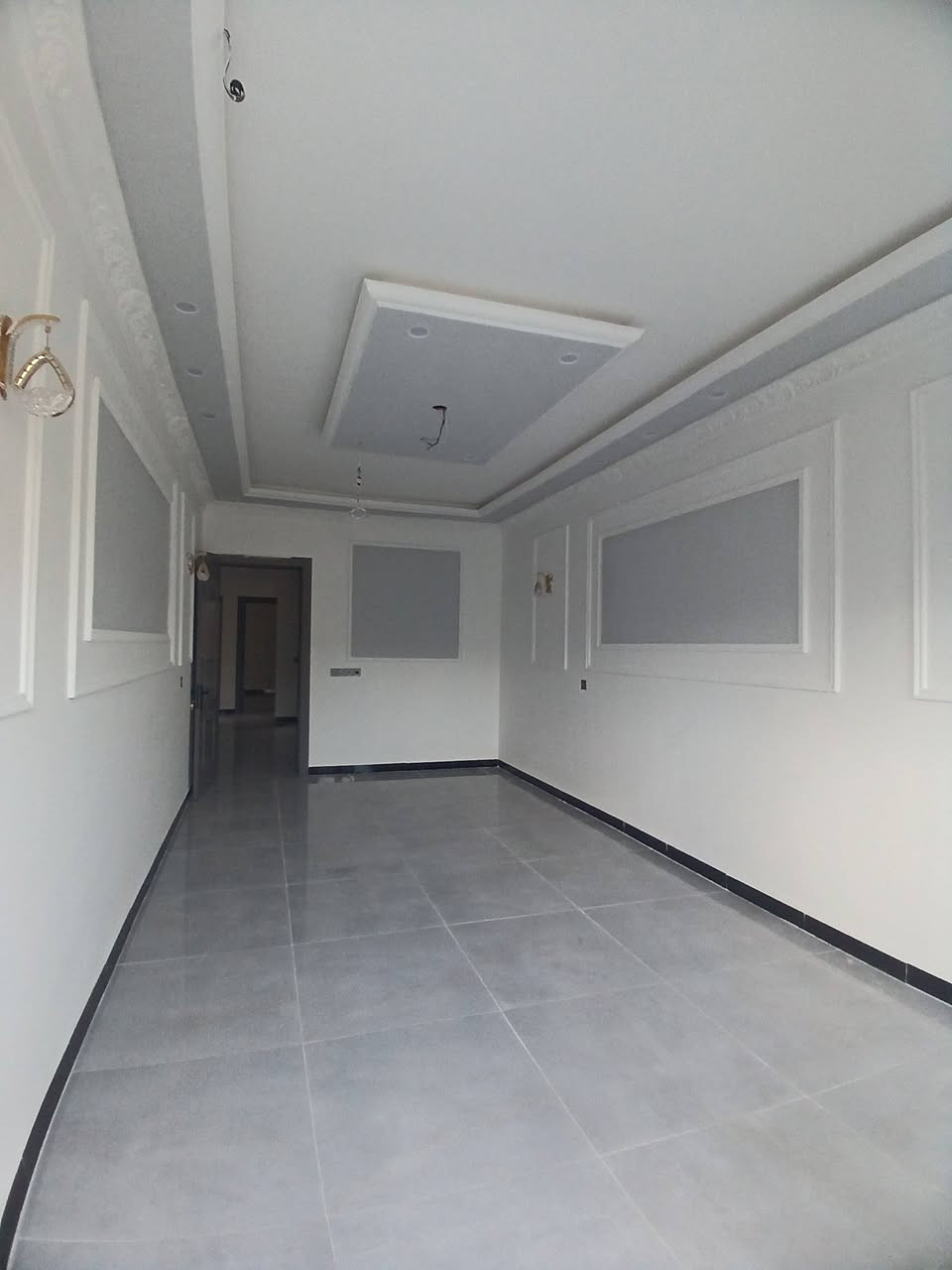 🏡 السلام عليكم ❤️
دارين توأم للبيع – زيرو

📍 تكريت – حي المعلمين

✨ مواصفات كل دار:

📐 المساحة: 200 م²

📏 الواجهة: 7.5 م

🏠 طابقان

🛏️ 4 غرف نوم

🛋️ صالة + استقبال

🍽️ مطبخ

🚿 3 مجاميع صحية

🔹 الواجهة حجر حلان فاخر
🔹 الدار بالكامل سحب حديث
🔹 تشطيبات درجة أولى
🔹 سيراميك هندي
🔹 شبابيك ألمنيوم وأبواب قاصة
🔹 نظام كاميرات مراقبة + إنترنت جاهز

📞 للاستفسار والاتصال: ***********
***********

مكتب أرض الأحلام للعقار
📍 تكريت – شارع الأربعين – قرب فندق بلازا

🏡 نستقبل جميع العروض العقارية (بيع وشراء) الأراضي – الدور السكنية – العقارات التجارية في تكريت وجميع محافظات العراق.
