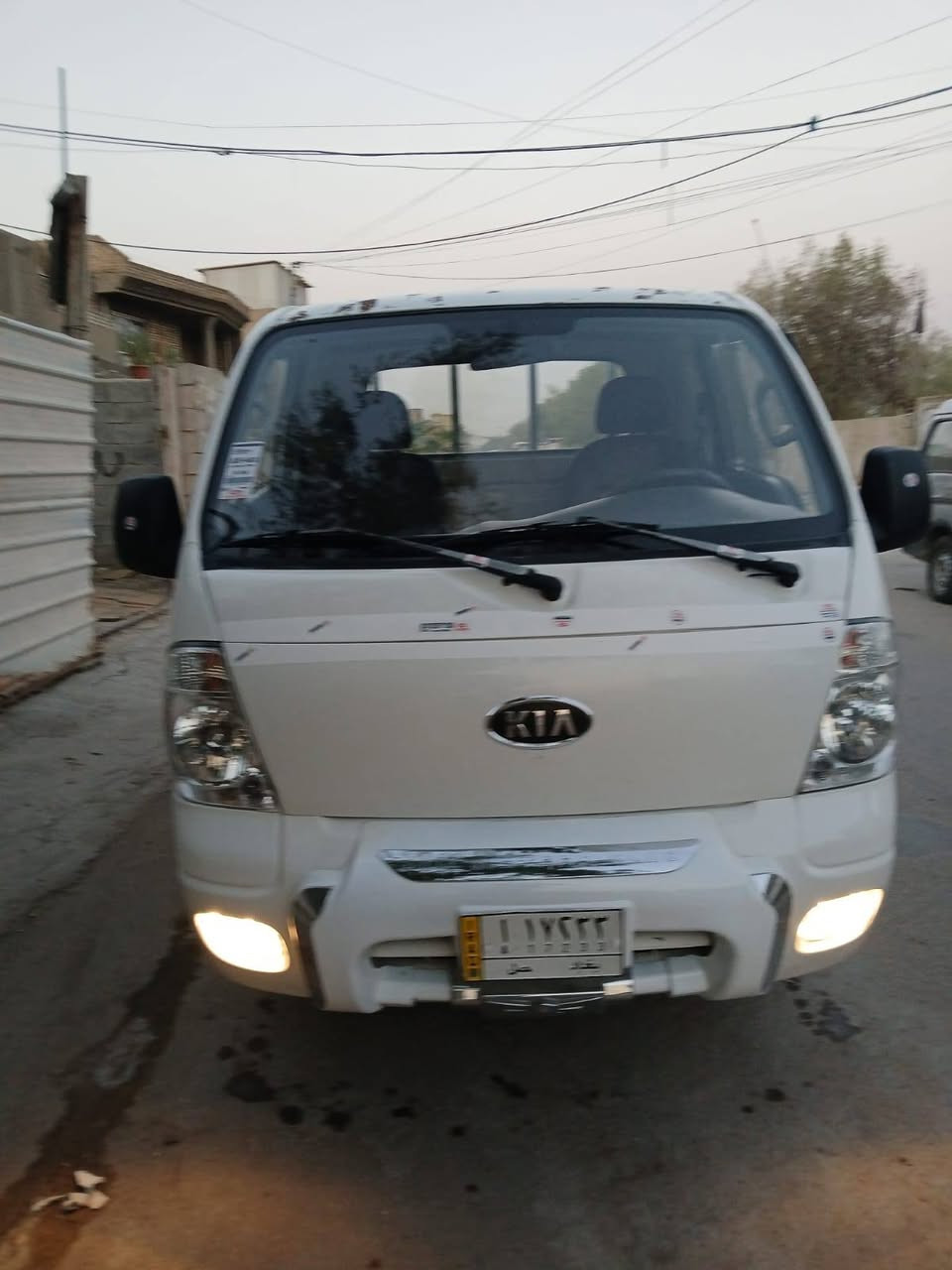 كيا 2700رقم بغداد مشروع وطني 2009مكفولة من ضربه فقط تكحيلات بسبطة تخم تاير جديد صدر جديد دوشمة كشنات جديدة سيارة جاهزة للعمل بدون نقص مكاني بغداد العبيدي ***********
