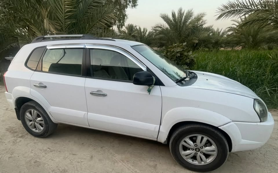 السلام عليكم 
للبيع توسان 2009  خليجي كفاله عامه سونار  موجود ما عدا البنيد بي شويه بارد وجاملغ  مرشوش شويه مساوات لون او رصعات بسيطه
سنويه محدثه لل2030
بأسمي تحويل ثاني يوم 
كير محرك كفاله عامه 
تبريد ثلج 
 ماشيه 232000
 سياره كلش حلوه 
محركه دوش 2000 
4 سلندر  سياره
 مال جناي كلشي ما ذب عليه غير بس  تفول بانزين وتبدل دهن  
سعر 120 او بيه مجال بسيط حك جيه 

مكاني حله /النيل 
 وتساب 
***********
