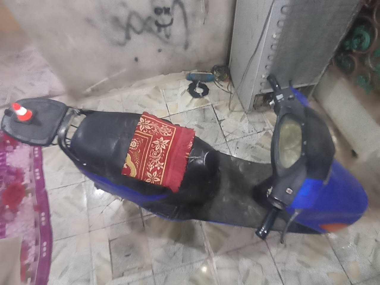 شباب دراجه فراشه البيع السعر 450 وبيه مجال اتصل على هذه ***********
