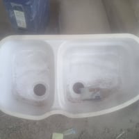 متاح مغاسل مع سنك عدد مفتوح الصنع ايطالي ماليزي 07878293034العنوان ابو...