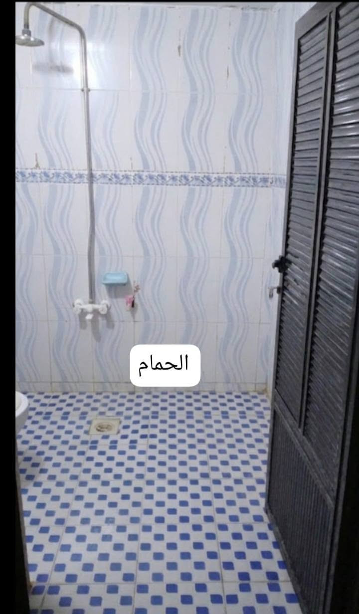 مشتمل ارضي طابق واحد  مساحته ١٠٠ متر طولاني. الكهرباء والماي على صاحب البيت زين القوس.
شارع المدارس. قرب جامع الحوراء.  جديد.
   اتصال ع الرقم او عبر الواتساب  ***********
مشتمل ارضي طابق واحد  مساحته ١٠٠ متر طولاني. الكهرباء والماي على صاحب البيت زين القوس.
