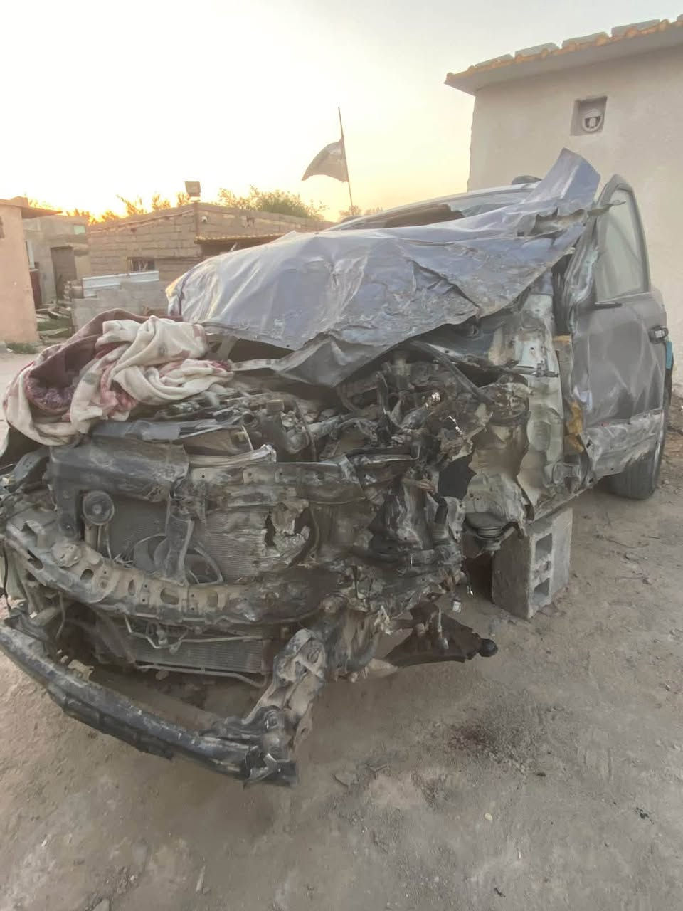 السلام عليكم سورنتو 2007خليجي تعرضت الى حادث كما موضح في الصور السياره سابقاً كفاله عامه من الشخط سياره رقم بصره تحويل ثاني يوم سنويه ل27محرك 3800كير ومكينه كفاله عامه سياره ابيعه على وضحه قيم بما يرضي الله رقم الهاتف***********رصيد فقط

واتساب***********
