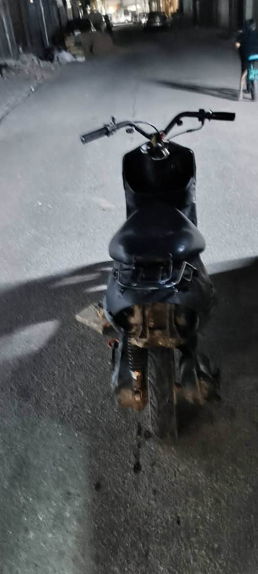 سلام عليكم دراجه للبيع بيجي 9 زروف للبيع السعر خاص تواصل ***********
