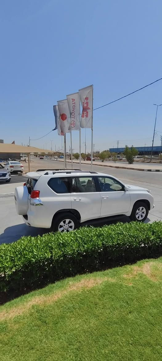 Toyota Land Cruiser Prado 2011
تويوتا لاند كروزر برادو ٢٠١١ 
التفاصيل:-
الأبعاد والوزن
الأبعاد لــ. TXL 
الطول: 4.86 متر
العرض: 1.98 متر
الارتفاع: 1.97 متر
الوزن: حوالي 2,067 كغم
الفئة   TXL خليجي
المحرك 2.7 لتر 4 سلندر
كود المحرك  2TR-FE
القوة  160 حصان
ناقل الحركة أوتوماتيك
الدفع 4×4
عدد المقاعد 7 مقاعد
المقاعد  قماش/مخمل
المكيف. مكيف مزدوج
الأبواب 5
الوقود بنزين
الشاصي/الطراز  TRJ250L
ABS مانع انغلاق الفرامل
مانع انزلاق/تحكم بالثبات 
وسائد هوائية
مساعد فرامل BA
نظام الثبات الإلكتروني
مثبت سرعة
حساسات
العداد ٢٩٠ الف قابل للزيادة
السعر 210 $ قابل للتفوض
للتواصل والاستفسار ***********
