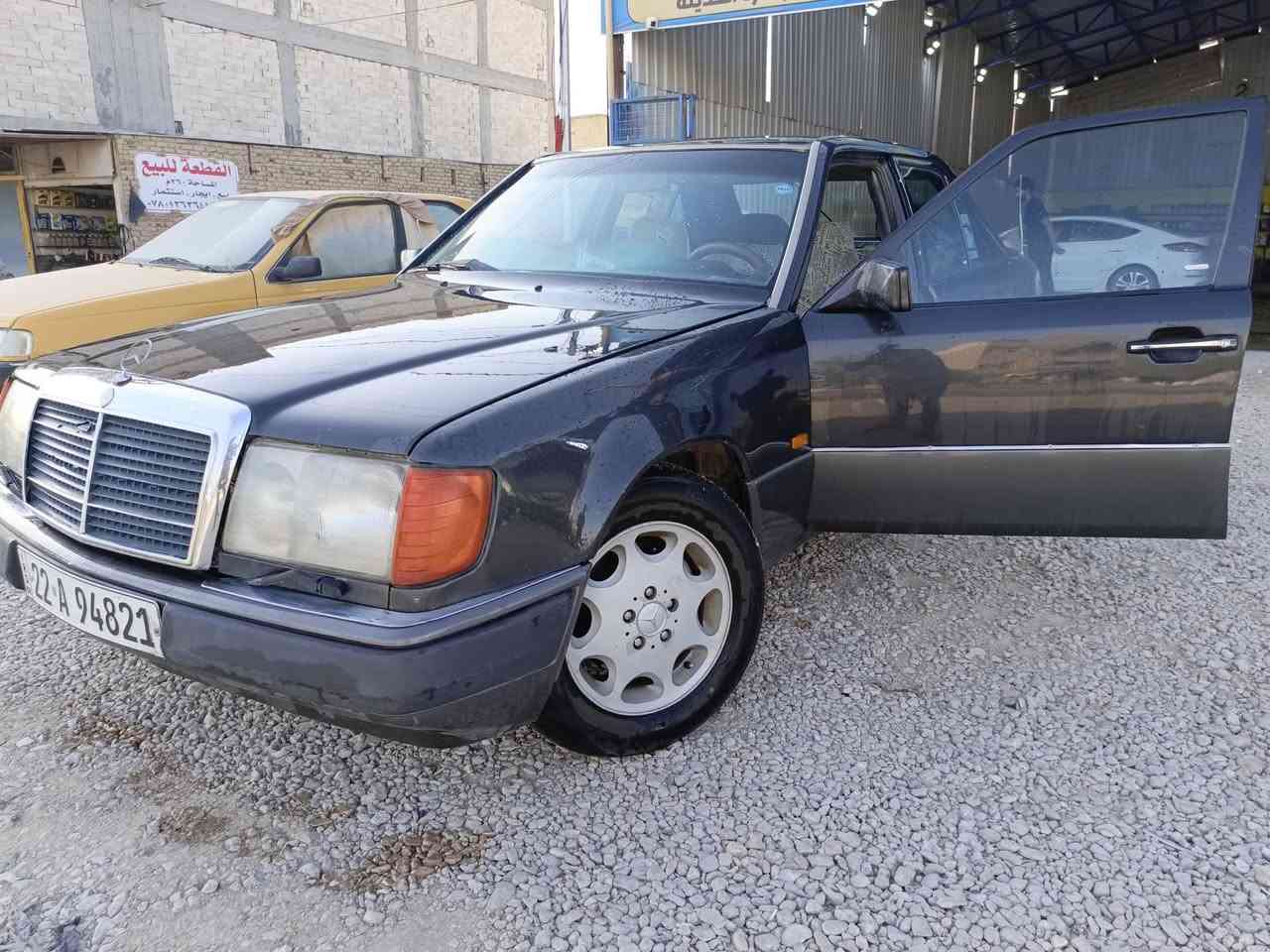 مارسيدس دب موديل 93
محور فيفيتي 3000
رقم اربيل 
راعيها بالنجف
محرك كير حدادية تبريد تايرات باتري كله جديد 
مصبوغة عام
السعر 55وبيه مجال 
مكان السيارة بالديوانية
***********
