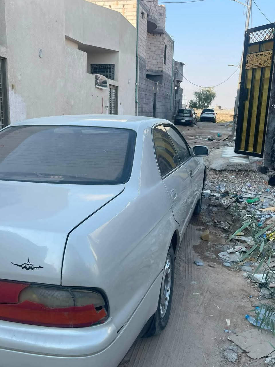 السلام عليكم بطه للبيع او مراوسه محرك كير كفاله سياره ب اسمي سنويه جديده 2030 مصبوغه عام فرن  جماليه بدون حادث. دواخل حلوع فقط بطانه باب خلفيه. تبريد بواري كله جديده فقط تحتاج غاز. اضمنه. سعر. 48 وبيها مجال قليل جداً جداً ***********مكاني البصره جزيره
