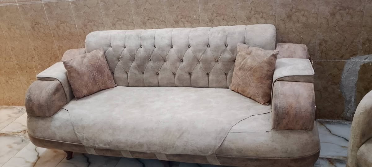 طقم ١٠ مقاعد • نضافة • توصيل