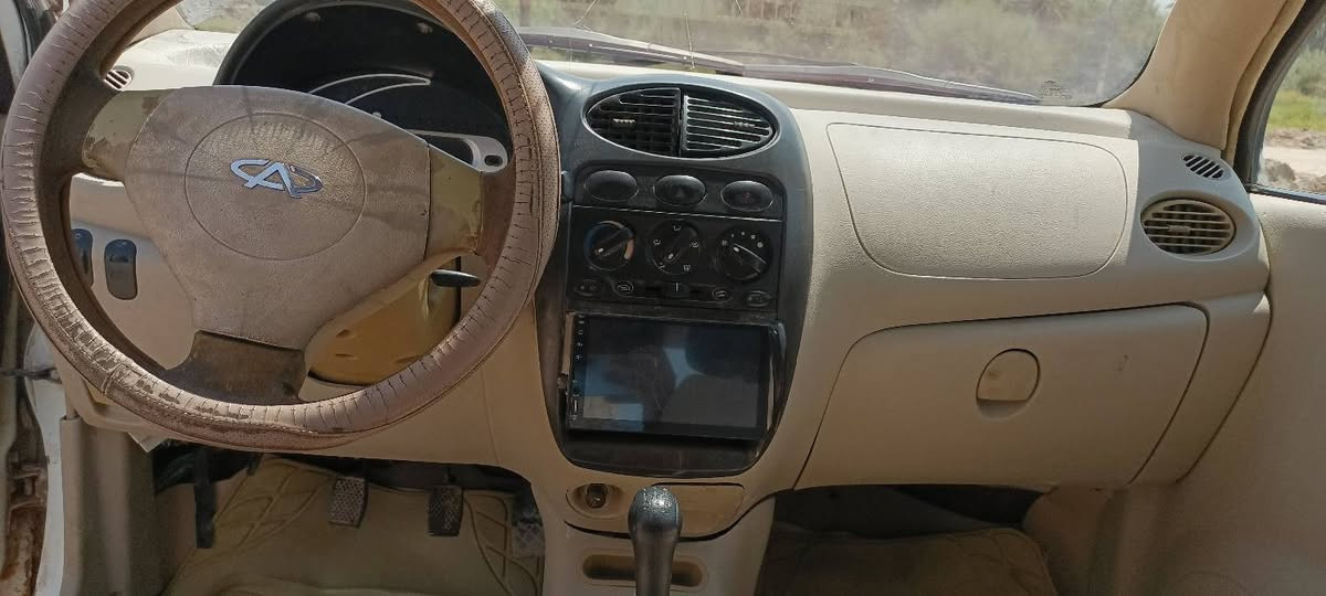 السلام عليكم QQ للبيع سياره مكينه وكير جديد حداديه خير من الله   تخم تاير زين نضيف ونضافه شوفه عينك موديل 2013.     ***********
