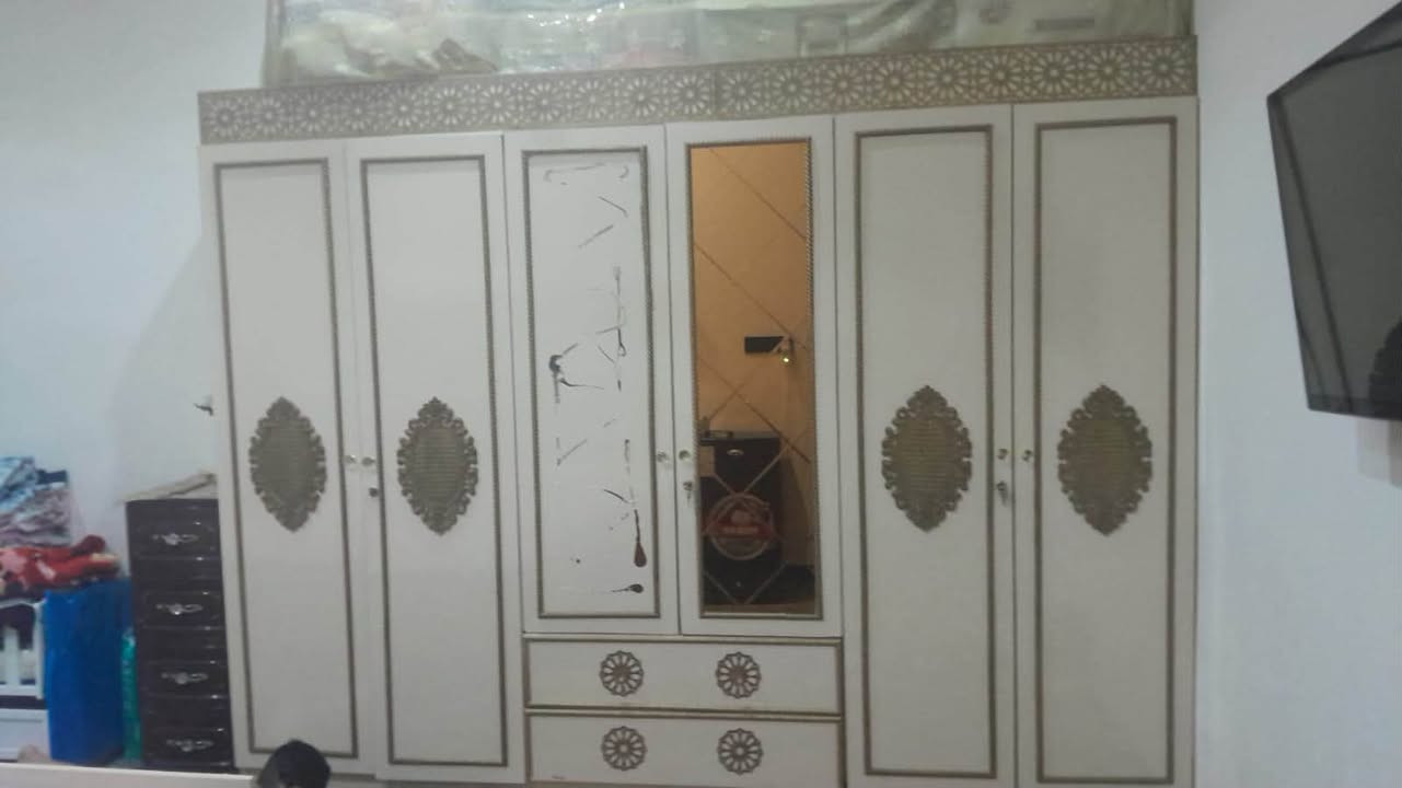 غرفة نوم شغل عراقي تصميم تركي شغل بلوك NDF ٦ملم
تخبل تصوير حيل ضالمهة ضرارهة فقط مراية 

لي بلكنتور مكسورة 

عارضهة ب350قفل بدون حراج

مكان بغداد سبع قصور

للتواصل واتساب

***********
