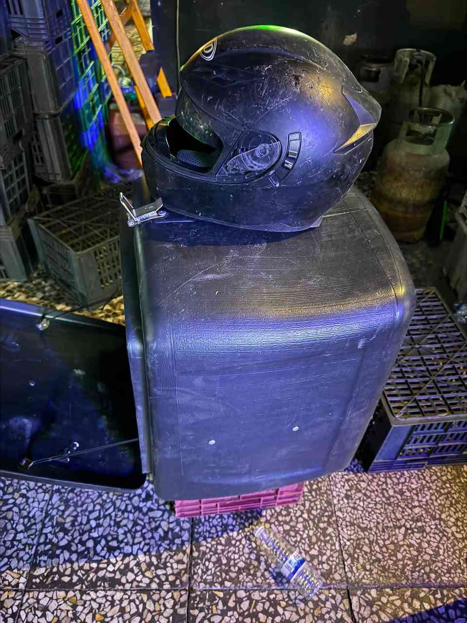 سلام عليكم صندوك للبيع  الصندوك جديد ويخبل عارضه ب45 وبيه مجال بصيط ***********بغداد الدوره هوه والخوذه
