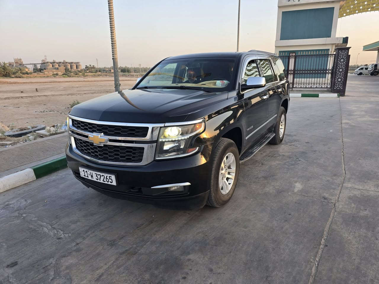 تاهو خليجي Ls موديل ١٨ كفاله السيارة رقم بغداد السعر ٣٤٠ وبيها مجال *********** مكان السيارة البصرة

