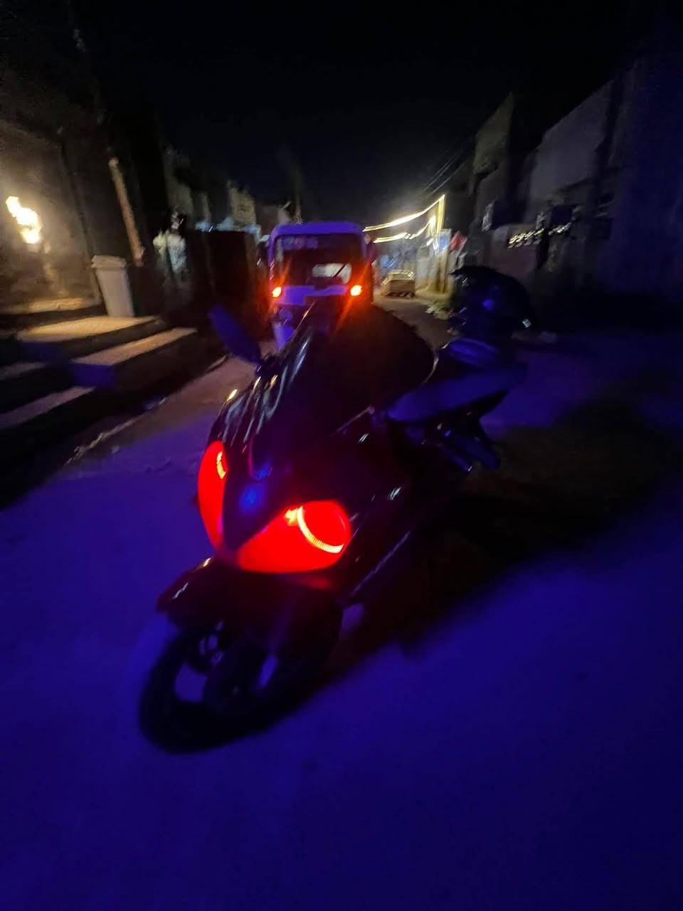 سلام عليكم 
F4i600cc افوراي
دراجه كير ومكينه مكفولات كفاله عامه 
مكينه سبانه ما ممدود عليه بس مبدل كلج هوندا اصلي 
دهن وفلتر وماي راديتر مبدل جديد 
عدسات مازده رهيبه وسكن ازرك جماليه مري نينجا يدات رياضيه وقبضه تانكي كفراته شوي يرادله ترتيب نطيك تراي للبصره منفيس الدراجه موجود
مكاني بغداد الحسينيه الراشديه
***********
سعر 24وبيها مجال شي بسيط
