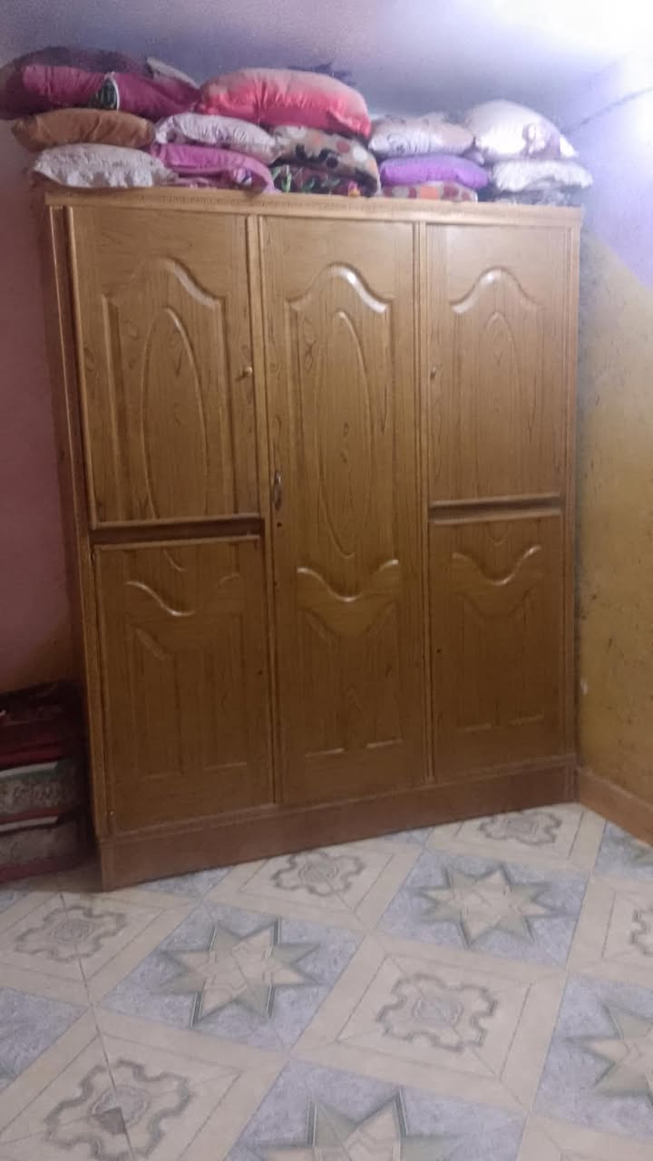 السلام عليكم كنتور ٣ بوب نضيف كلش السعر ١٠٠ قفل كنتور ٥ بوب نجاره داخل وخارج نضيف بي فقط هاي الضربه الفوك ٧٥ وبي مجال بصيط ***********
