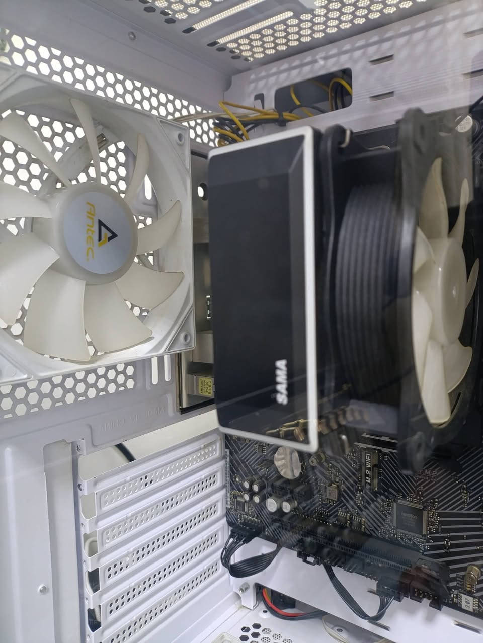 مبرد براند sama هوائي RGB جديد مفتوح فحص فقط السعر 25 شامل التوصيل مكاني كربلاء رقمي ***********
