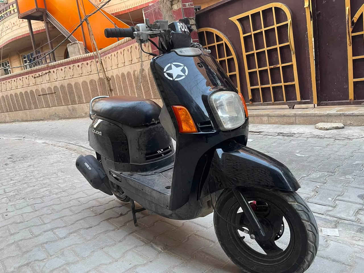بوليس 🚓 كفاله عامه كابريتى 
مكينه مكفوله برغي مامفتوح بيهى شرط فحص يوم كامل اذا مفتوحه ترجع شلعه معدل فول 
كفرات بلاديه 
كهربائيات كله شغاله منطول لطول 
دبلات تايرات لوك طسه ناعمه دراجه مال جنايه سعر 600 الف بيهى مجال حك جيه استفسار اكثر اتصال ☎️ ***********
