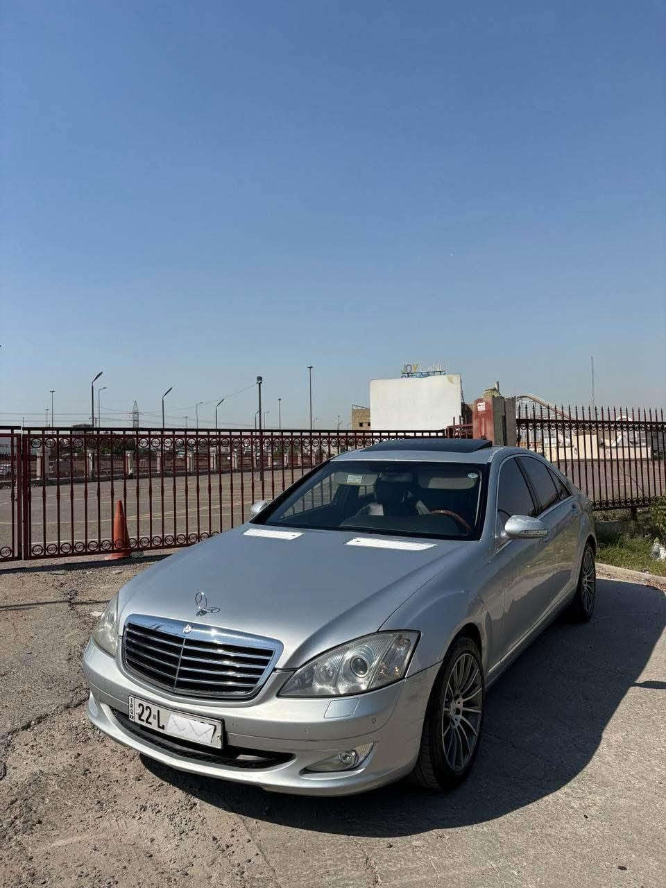 السلام عليكم للبيع او للمراوس حسب القناعة مارسيدس s350 سلايد خمس بيبان شفط بردة خلفية مقاعد تدفئ وتبريد وباقي المواصفات معروفة السيارة جاهزة وخير من الله تبريد وباتري جديد وتخم تاير جديد كفالة بدون حادث بيها فقط صبغ اهلال جاملخ خلفي فقط بدون حادث  رايدها ب 180 ورقة تاج راسي ميعجبك المنشور  اعبرة انشاءالله اتحصل احسن منها مكاني بغداد حي الجامعة *********** بغداد, العراق
