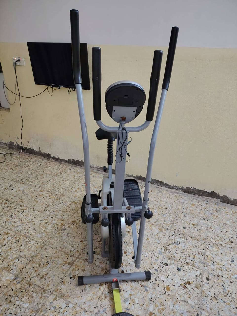جهاز استخدام قليل بعده جديد سعره 125للتصال ***********
