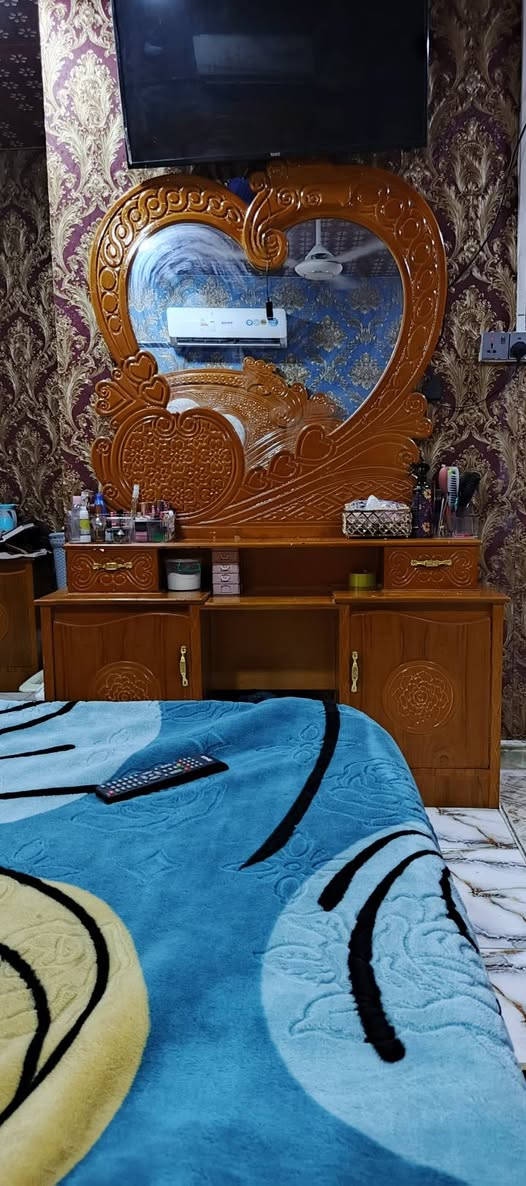 البيع غرفه أخشاب صاج ست بوب 
السعر 750الف 
العنوان البصرة أبو الخصيب 
الاستفسار على 
رقم ***********

