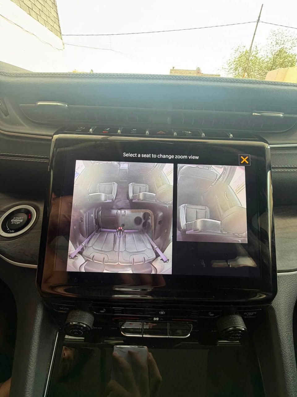 🚘🔥 للبيع جيب L موديل 2023 | 7 راكب – فول مواصفات 🔥🚘

✨ المواصفات والتجهيزات:
• 6 سلندر – سعة 3600
• بانوراما ممتدة على طول السيارة 🌟
• المكينة والكير مكفولات ✅
• تبريد 3 قطع ❄️
• بصمة تشغيل + بصمة أبواب 3
• تشغيل عن بُعد
• جنطة كهرباء
• هاند بريك كهربائي
• رادار أمامي
• حساسات خلفية
• مانع تصادم خلفي — يفعّل الفرامل تلقائياً عند الخطر
• 3 كاميرات: داخلية + أمامية + خلفية 📷

📌 ملاحظات السيارة:
• بيها قطعتين تبديل: بابين
• الدعامية مصلحة
• الحادثة مرفقة بالصور أمامكم، وكل التفاصيل واضحة.

💰 السعر: 235 وقابل للتفاوض البسيط

📍 العنوان: بغداد – حي أور
📞 للاستفسار: ***********

🔥 الفحص مفتوح أمام المشتري، والجاد يتفضل.
