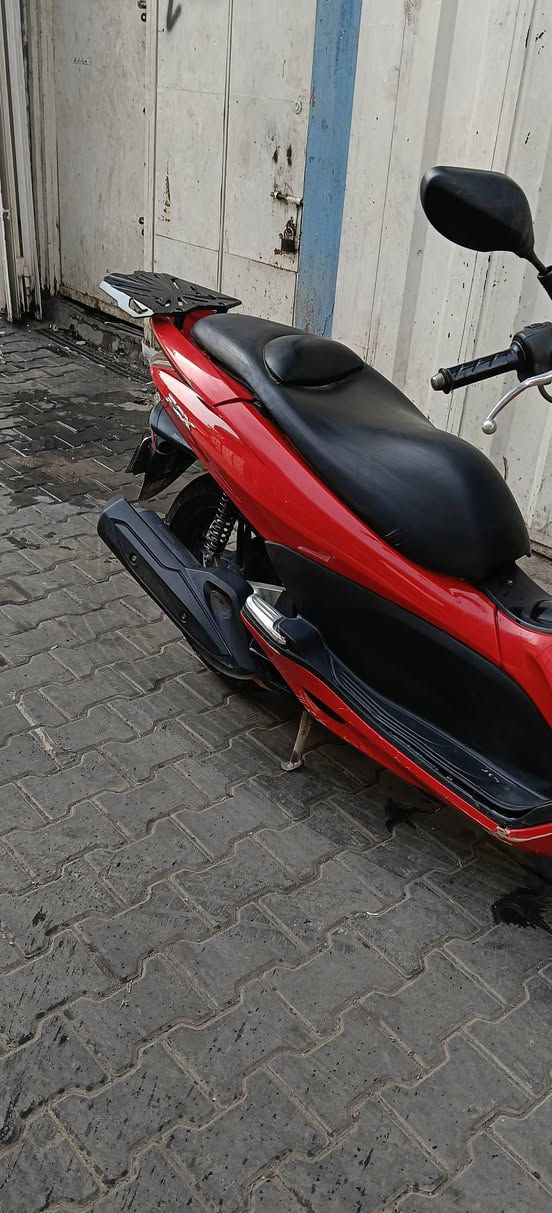 السلام عليكم جيل اولpcxللبيع مرقم بغداد باسمي تحويل ثاني يوم 
حساس ازدحام كهربائيات كلها شغاله استاند حساس
دراجه حلوه سعر 23وبيها مجال حك الجيه ***********
