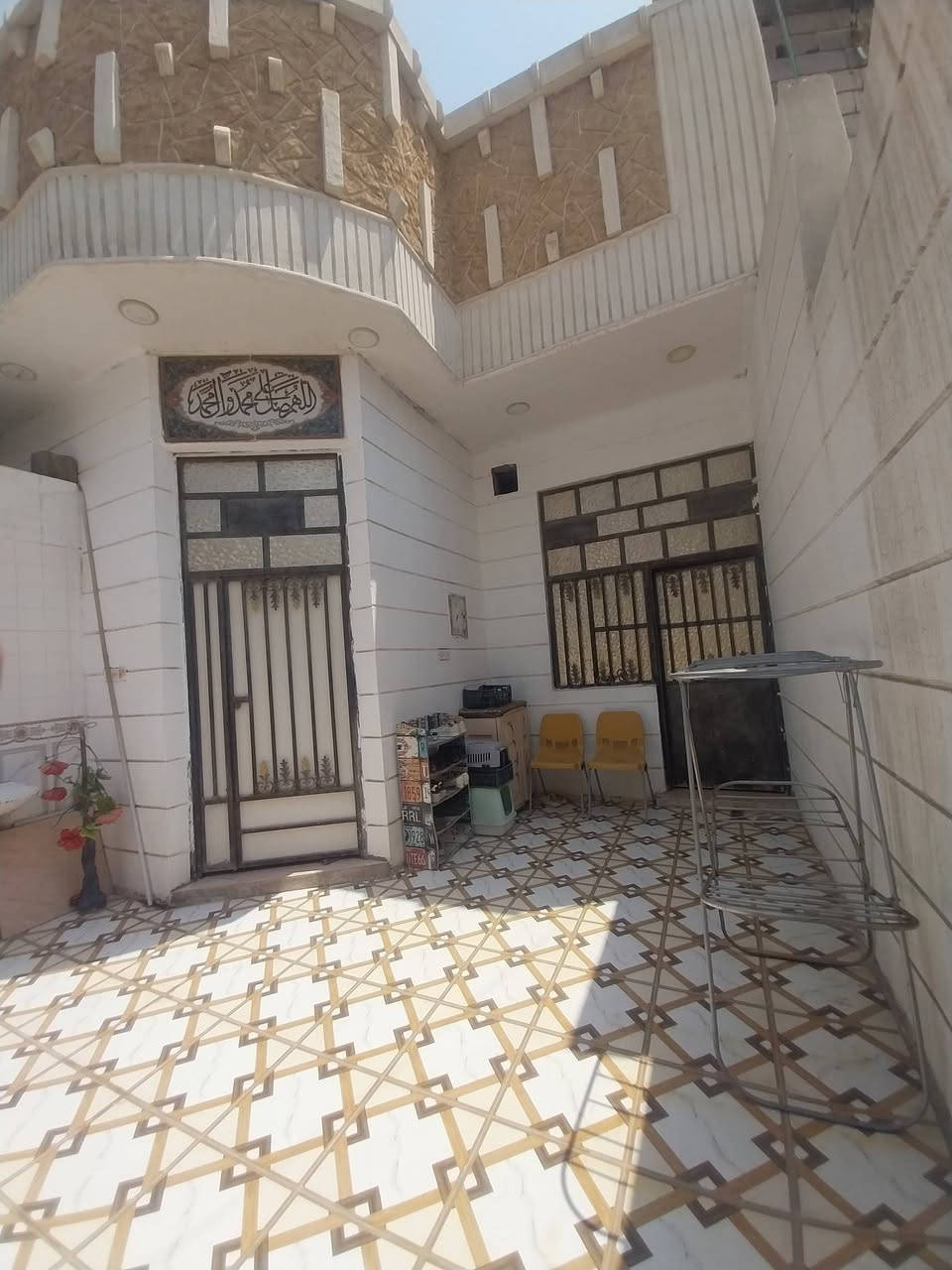 بيت للبيع /
الموقع/الصحفيين الاولى/125متر/طابوصرف/واجهه 6وربع ونزال 20/
 شارع الاطفاء السايدين  وعرض الشارع 10/طابقين/بناء 2024
 طابق ارضي فقط

غرفه كبيرة  وصاله وديوان كبير  ومطبخ وصحيات  داخلية وخارجية وترك صغير وگراج يتسع الى سيارة  

السعر/140مليون قابل للتفاوض 
للاستفسار /***********
