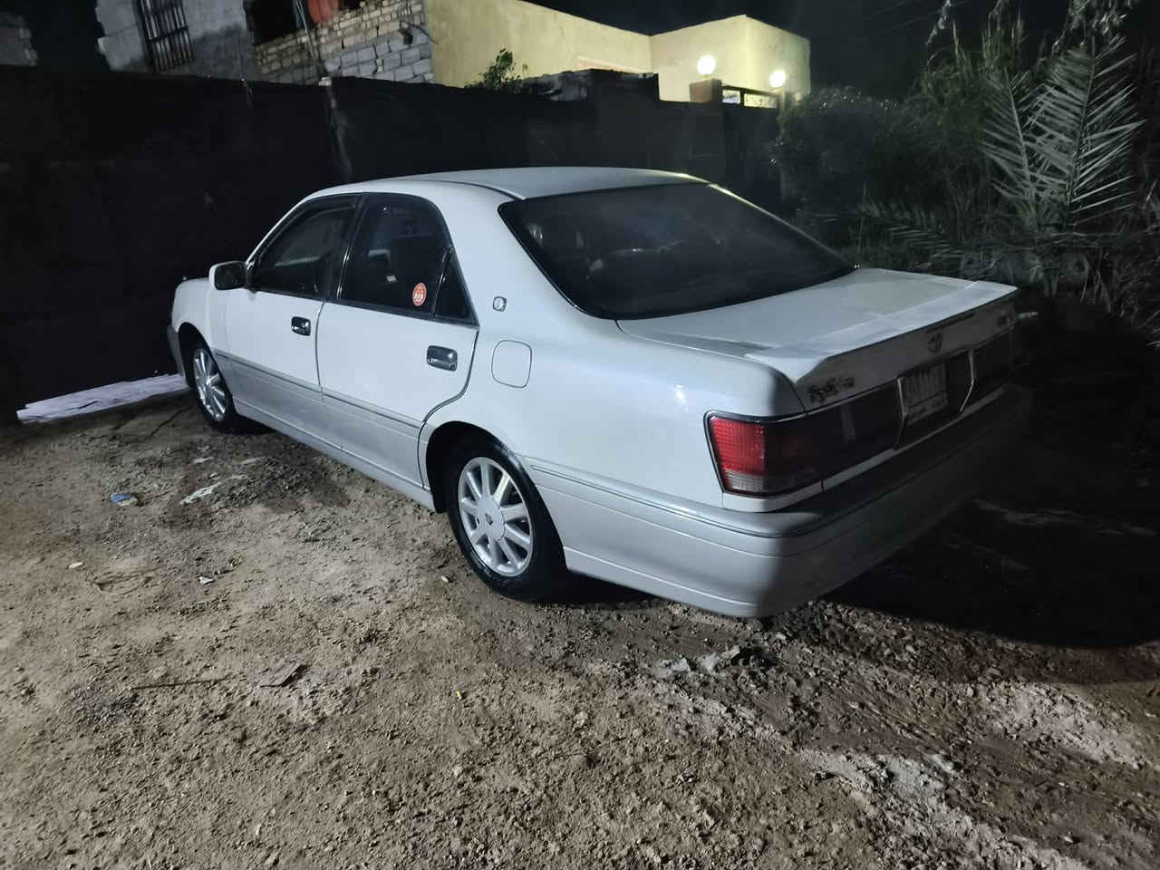 سلام عليكم ملكه مديل 2002 سياره كفاله كص نقل ضربه ورسميات يعني كفاله عامه
 جاهزه دكمتين سياره دي فور زغير
مدفوع كمرك كامله سياره باقي بس رقم
عليهه غرمات ٥٠٠ ينزلن من سعر
و سعرهه مناسب ٨٩
يعني صافي ٨٥  غرامه ورا مشتري
شراي يتصل ***********

