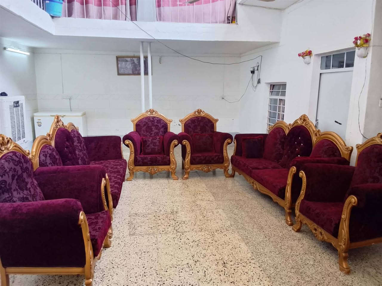 السلام عليكم البيع السعر 500بي مجال بسيط ديون ملكي خشب رزان 10مقعد مكان كراج شمال رقمي *********** كورك
*********** زين
