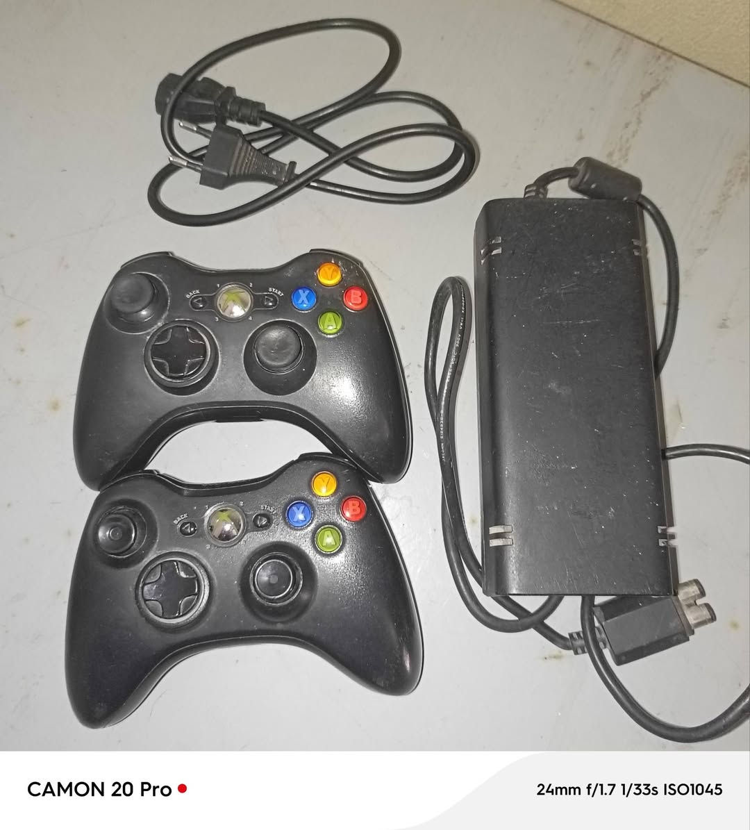 XBOX 360
شغال نضيف مع كامل ملحقاته  يحتوي على 74 لعبة  بسعر مناسب للاستفسار التواصل واتس اب فقط ***********

نص مكتوب في الصور:
- CAMON 20 Pro • 24mm f/1.7 1/33s ISO1138
- CAMON 20 Pro • 24mm f/1.7 1/50s ISO1112
- CAMON 20 Pro • 24mm f/1.7 1/33s ISO1040
- CAMON 20 Pro
- 24mm f/1.7 1/33s ISO1045
