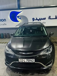 ٢٠١٩ • ٧ راكب • فتحة سقف