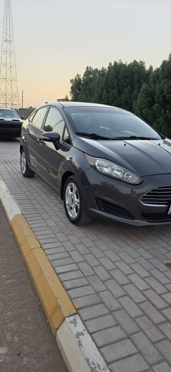 فورد فيستا 2016 SE
Ford fiesta 2016 SE 
كير اوتماتيك 
مكينة كفالة من الفتح والتصليح 
السيارة رقم ميسان مشروع وطني وين ميعجبك تحول حول صفر غرامات وبأسمي وهزه جديده 
سياره جاهزة كامله مكملة من حداديه وصدر 
تبريد تدفئة 
بيها ٣ قطع صبغ للجماليه تتضمن بيبان الصدر وشويه من بنيد شرط بدون معجون 
مكاني كوت 
سعر ٧٠ ورقه 
***********
