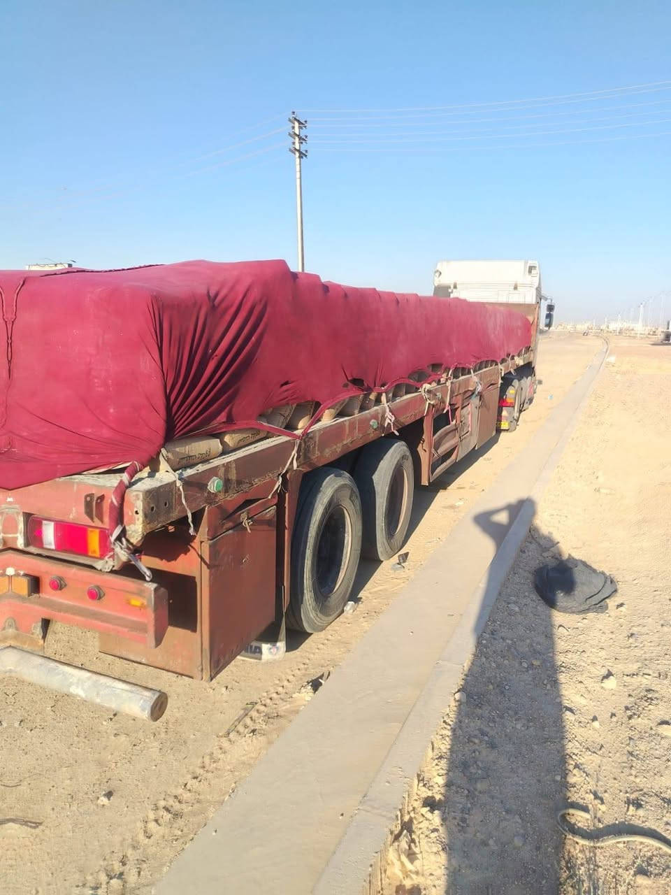سلام عليكم البيع عربانه حداديه دنكيرين 14مكفوله كفاله عامه شاصي 16طول 12ونص عربانه مامشتغله جثير  سعر 50ورقه وبيهه مجال حك الجيه  واذا راس وعربانه سعر 130راس افيكو موديل 98رقم انبار نكليزي تحويل مباشر محرك  في 8حجم 520 لا تنقيص ولا تبخير جاهزه لشغل سنويه الا 31  المكان الانبار هيت سعر الكلي 130بس العربانه ب 50وبيهه مجال حك الجيه  ***********
